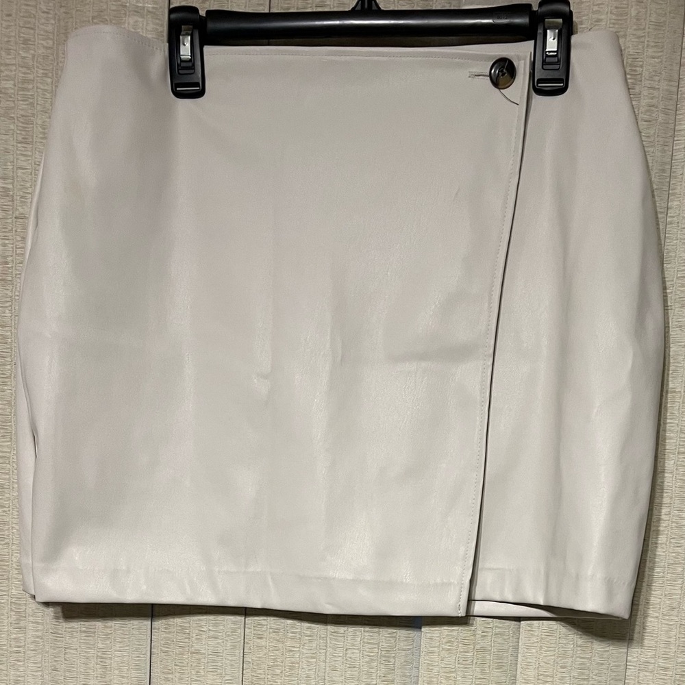 Elegant Cream Skirt